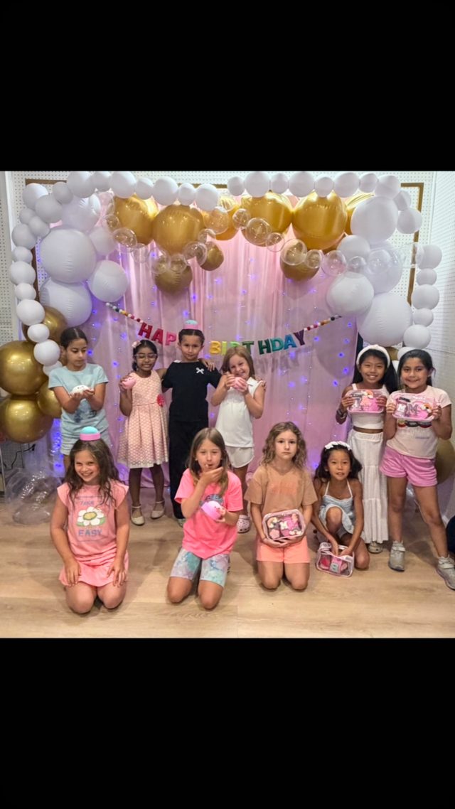 We had the best time celebrating Sofias 8th birthday this past weekend at A to Zoom! 🥳 

T