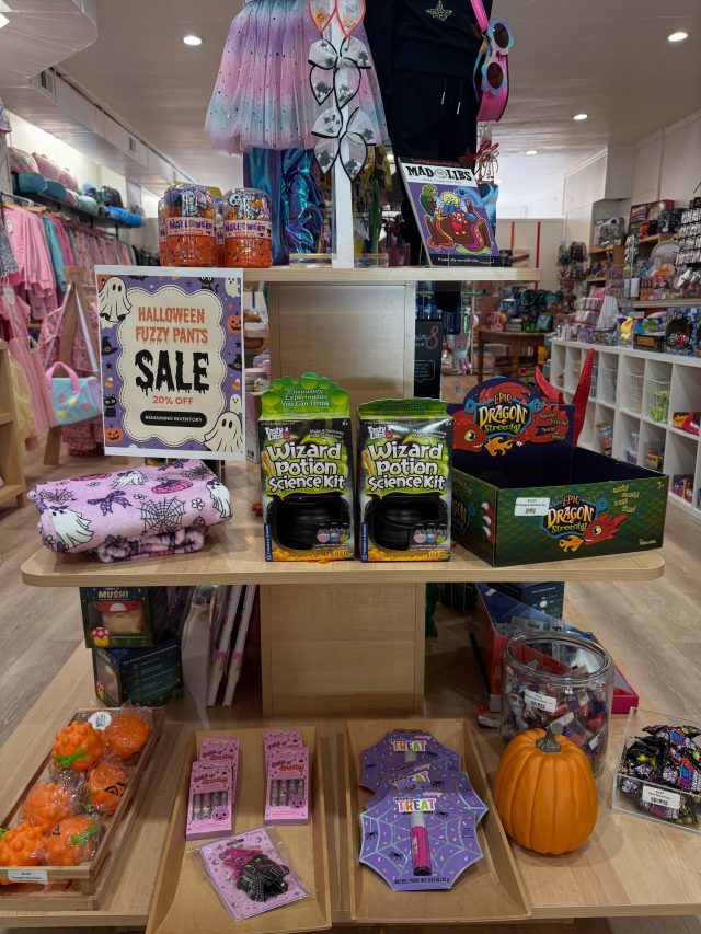 🎃🚨 Spooky Sale!! 🚨🎃

All remaining Halloween items are 20% off!!

Come in today and stock