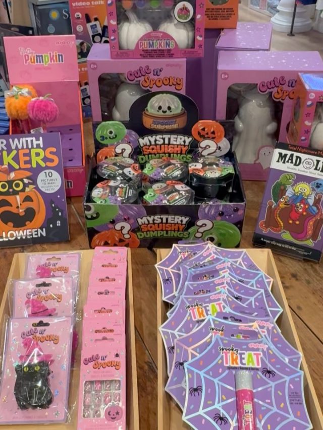 A squishy dumpling surprise has hit the shelves at A to Zoom!! 🎃👻 

Halloween mystery dump